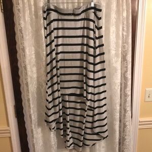 Torrid Hi-Low skirt, size 0
